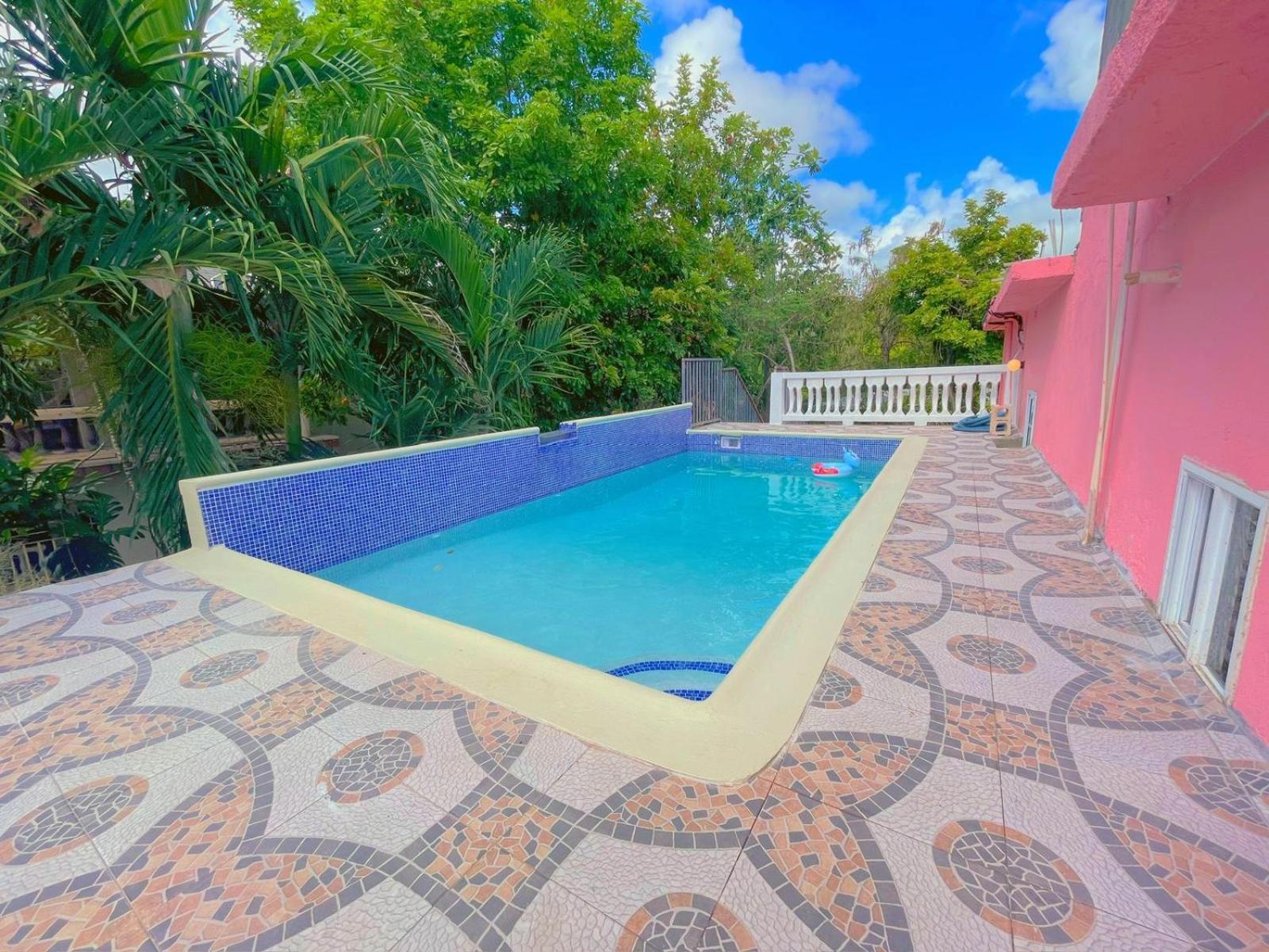 A Taste Of Jamaica Lavern's Place Ocho Rios