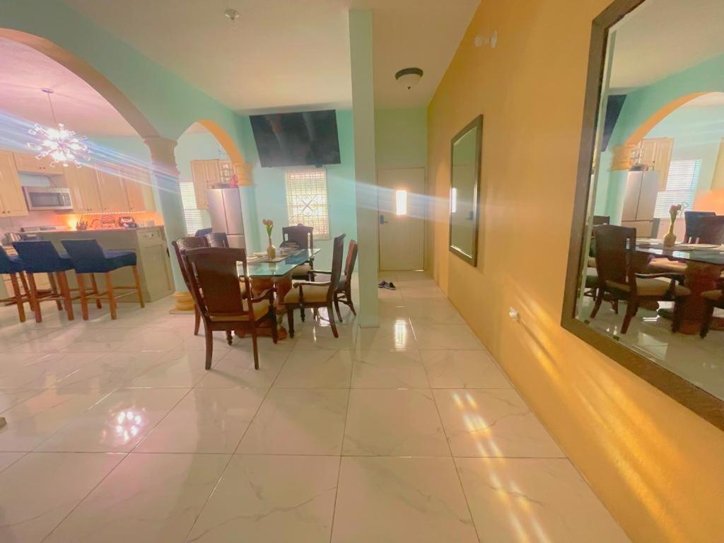 A Taste Of Jamaica Lavern's Place * Ocho Rios