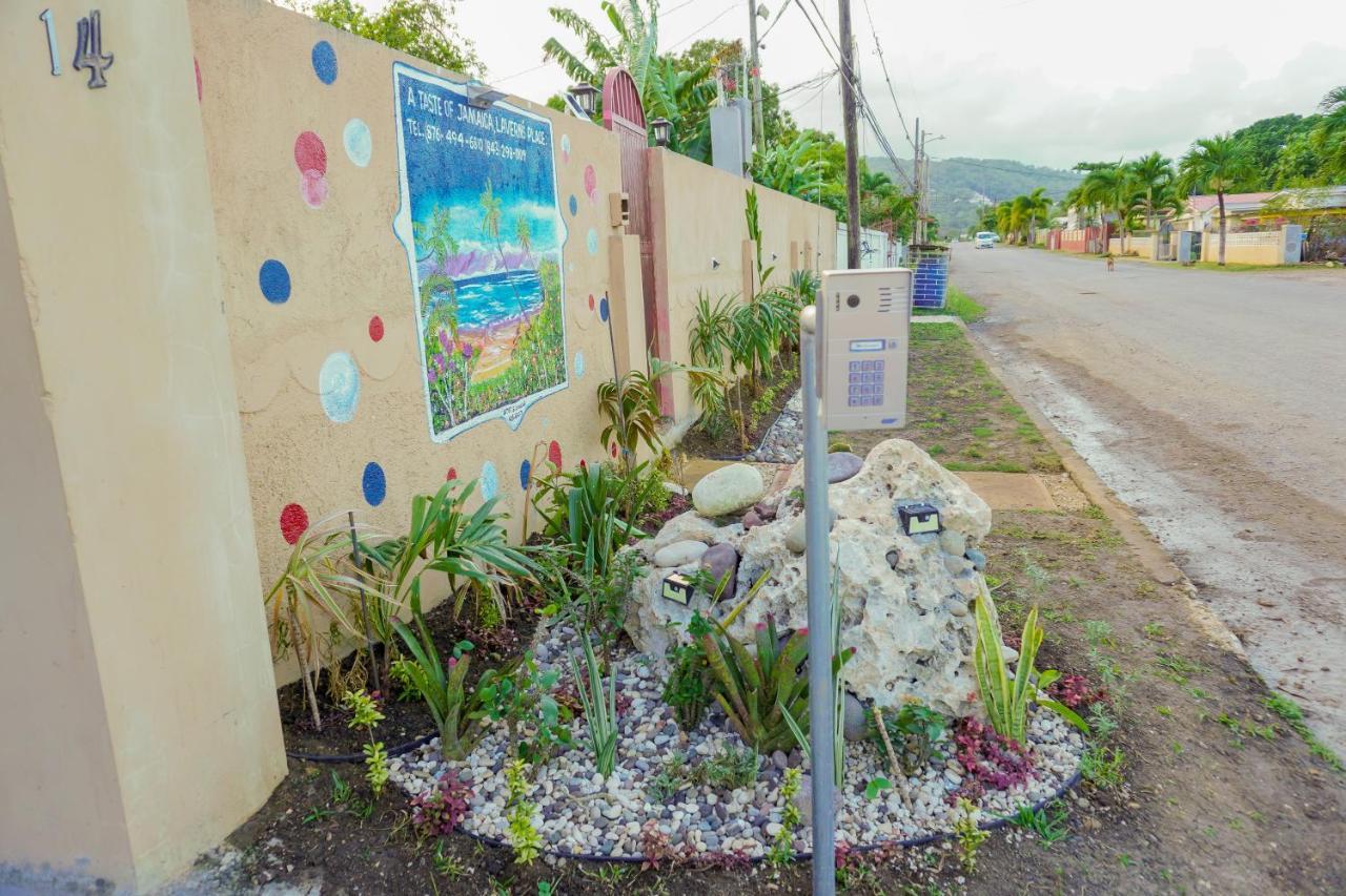 A Taste Of Jamaica Lavern's Place * Ocho Rios