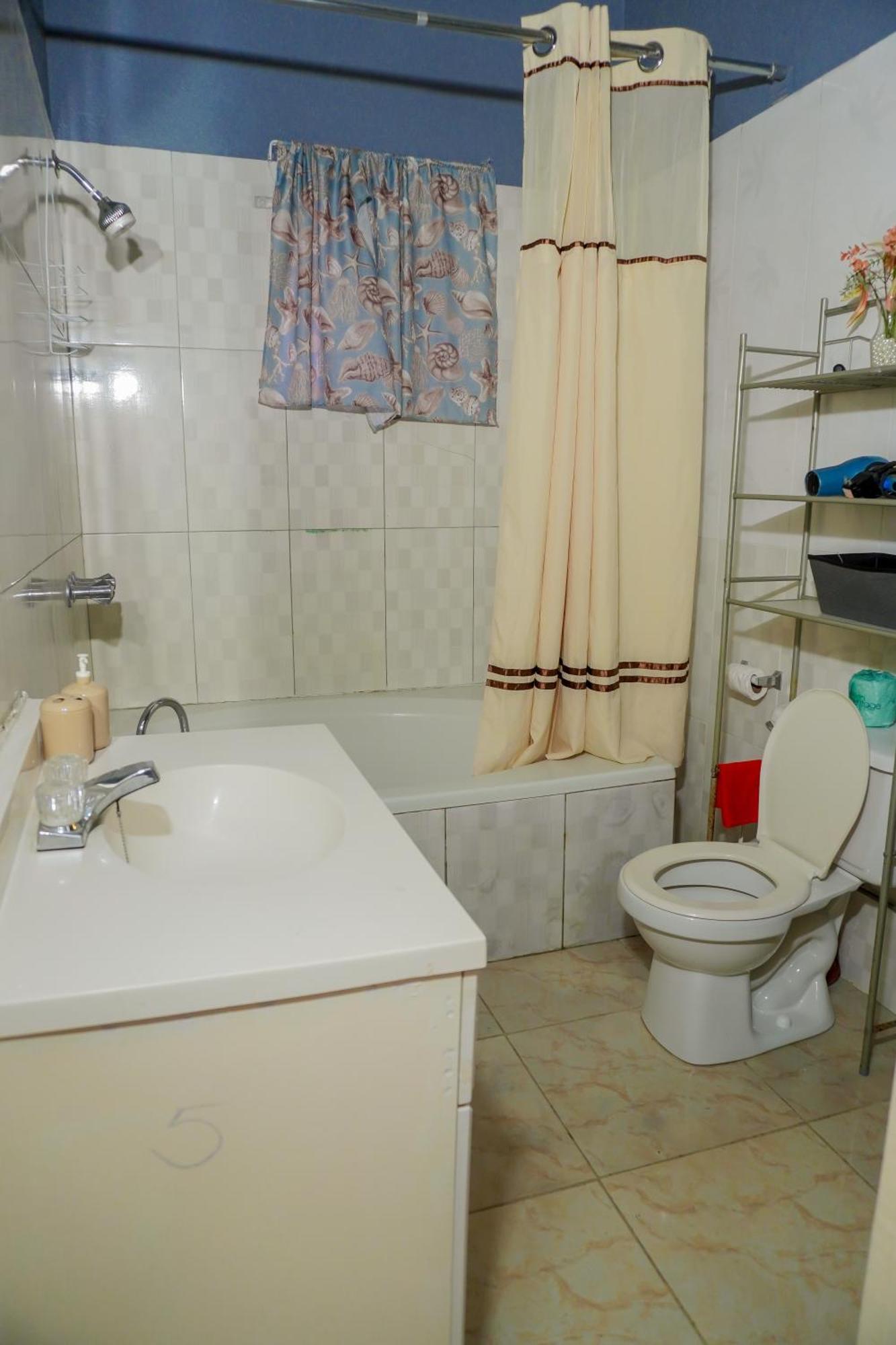 A Taste Of Jamaica Lavern's Place * Ocho Rios